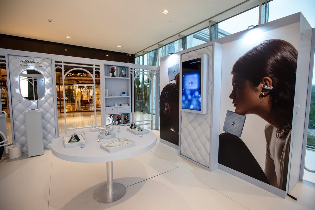 Pop-Up Store Motorola Brasil × Swarovski — Estratégia de Social & Influencers